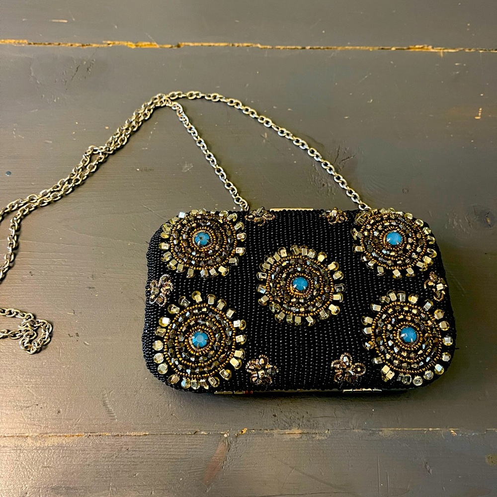 Elegant cross body purse